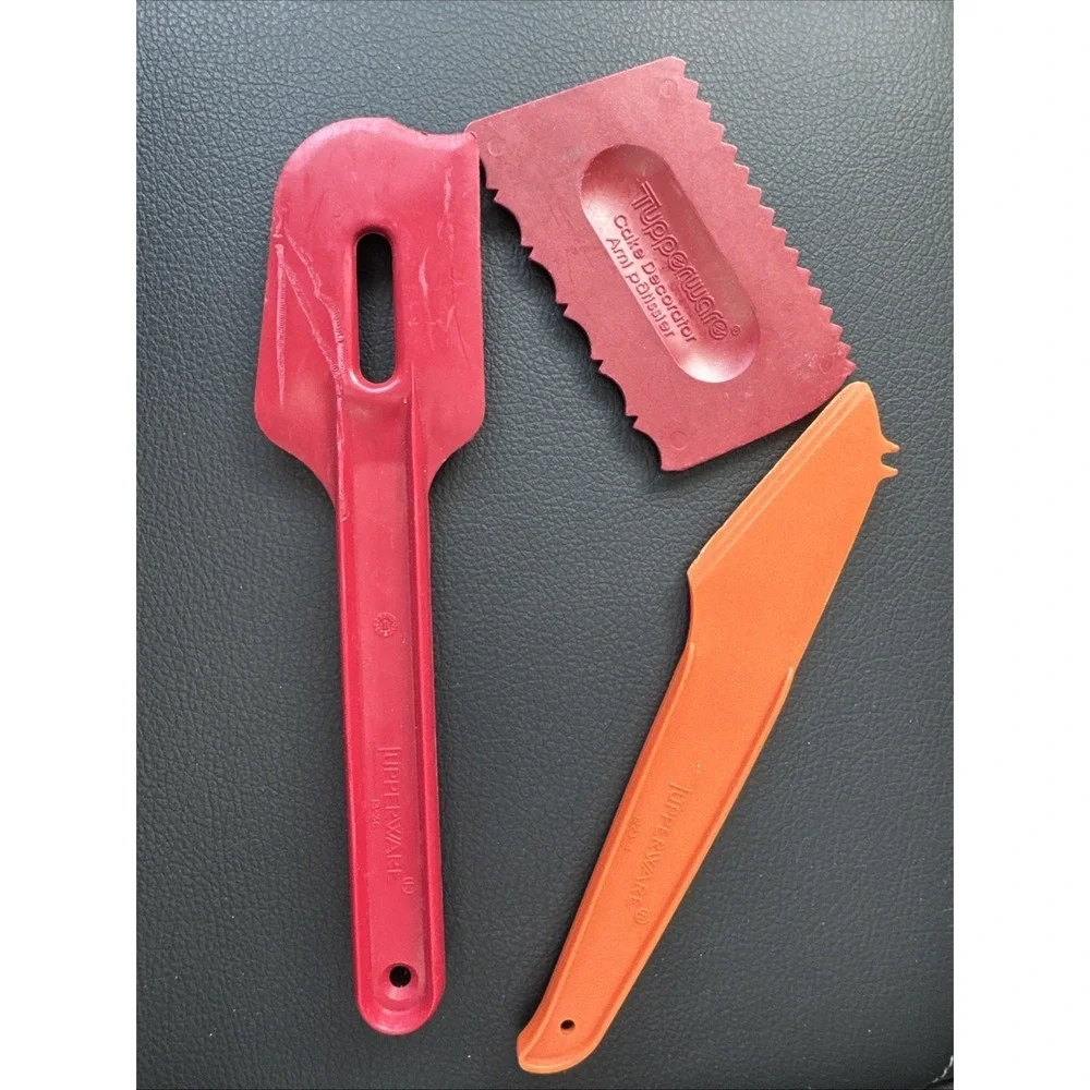 Vintage Tupperware Utensil Lot – Spatula, Cake Decorator, Lettuce Knife – Retro